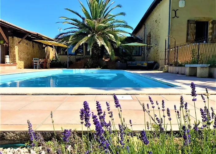 Maison Lacourrege Bed and Breakfast *