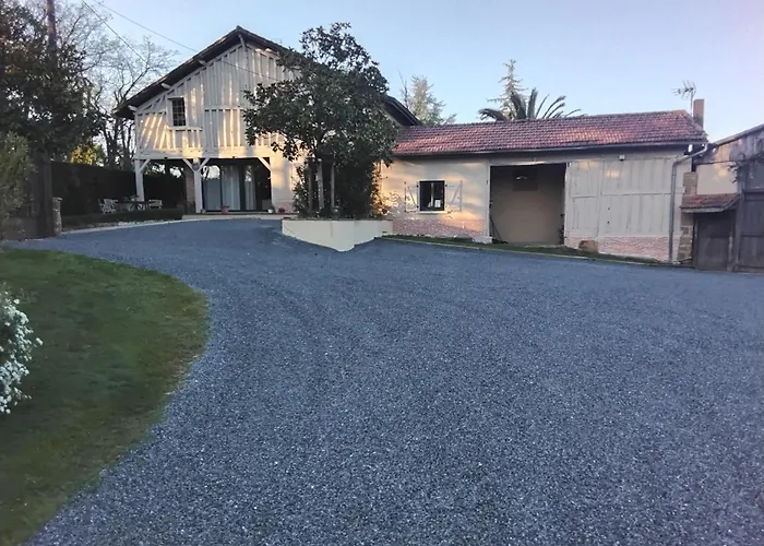 Bed and Breakfast Maison Lacourrege Urgosse