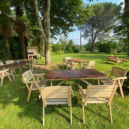 Maison Lacourrege Couette-café Urgosse
