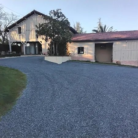 Bed & Breakfast Maison Lacourrege Urgosse